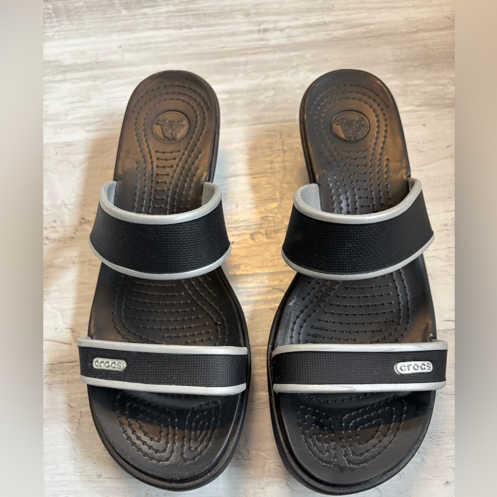 CROCS Black and Gray Madeira Wedge Slip On Sandals Women’s Size 10